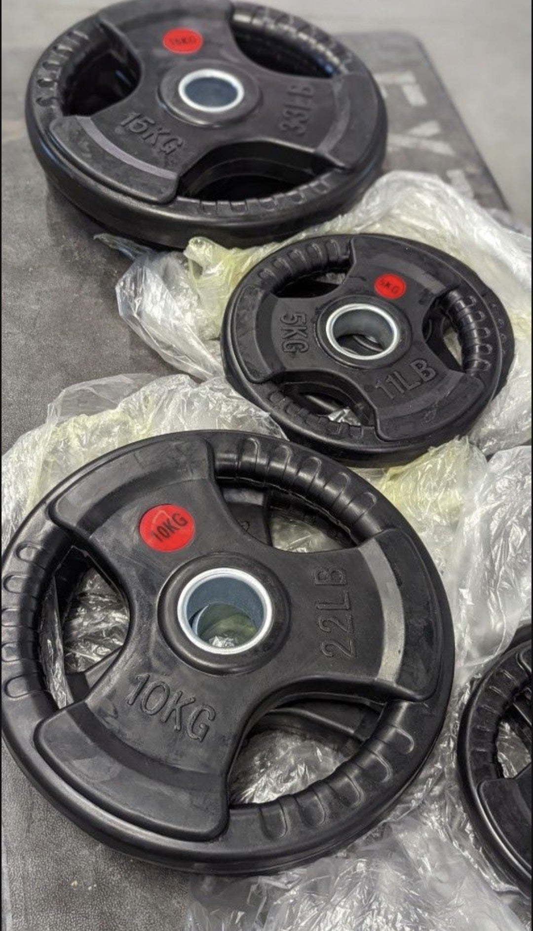 Rubber Grip Weight Plate Set – 231 lb (105 kg) Commercial Grade Olympic Plates for Home & Gym